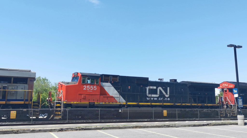 CN 2555 